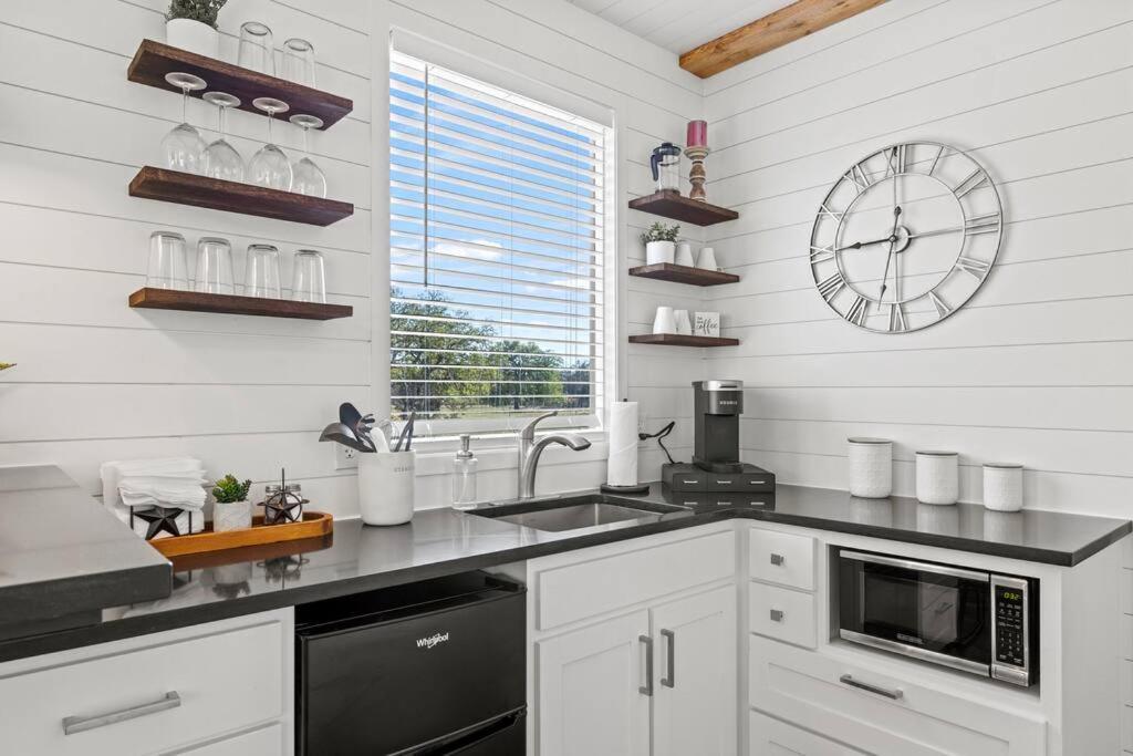 New! The Texas Longhorn-Luxury Container Home 프레드릭스버그 외부 사진